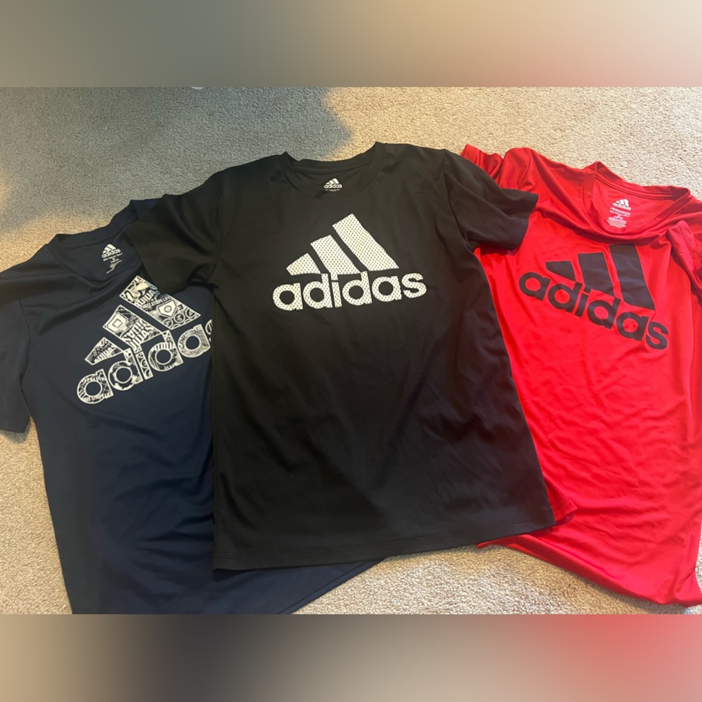 Youth boys adidas tshirts size 10-12 (M)